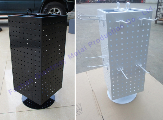 Os acessórios da cremalheira da corrente chave estão a exposição superior contrária de Pegboard