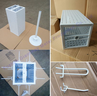 Os acessórios da cremalheira da corrente chave estão a exposição superior contrária de Pegboard